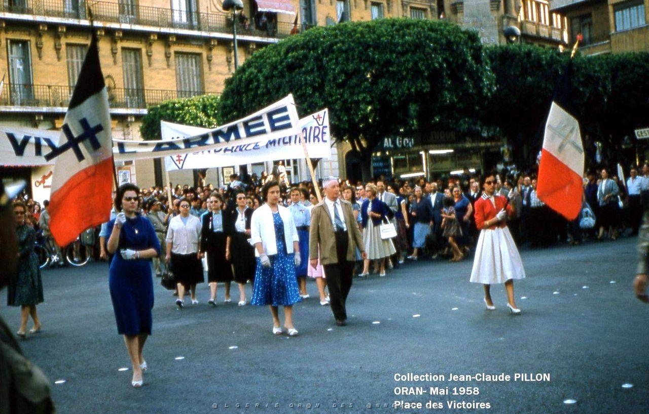 ORAN MAI 58-PL-VICTOIRES-DEFILE-FEMMES.jpg
